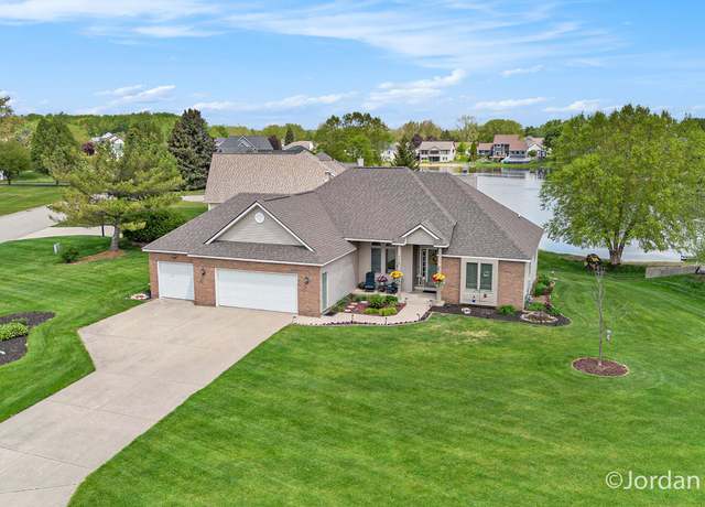 Property at 938 Mid Bluff Dr, Zeeland, MI 49464, 3 beds, 3 baths