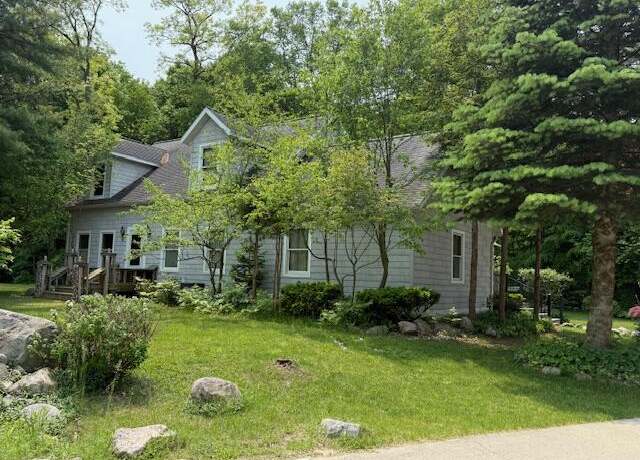 Property at 285 Scott St, Newaygo, MI 49337, 4 beds, 2.5 baths