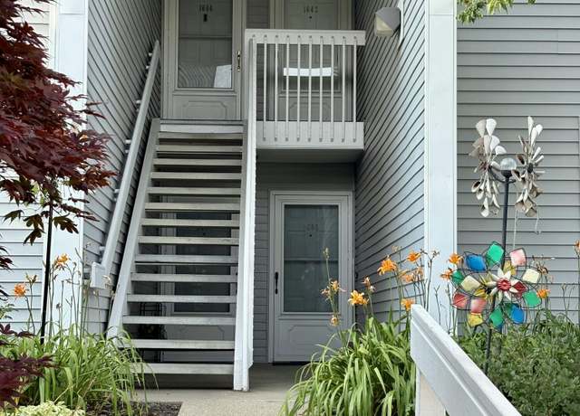 Property at 1642 Weatherstone Dr, Ann Arbor, MI 48108, 2 beds, 2 baths