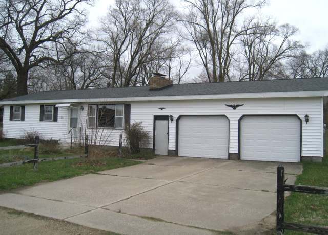 Property at 1106 Sauter St, Muskegon, MI 49442, 3 beds, 1 bath