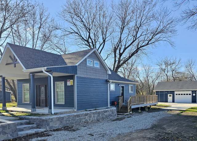 Property at 1982 S Benton Center Rd, Benton Harbor, MI 49022, 2 beds, 1.5 baths