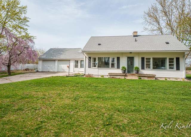 Property at 7645 11 Mile Road Rd NE, Rockford, MI 49341, 5 beds, 3 baths