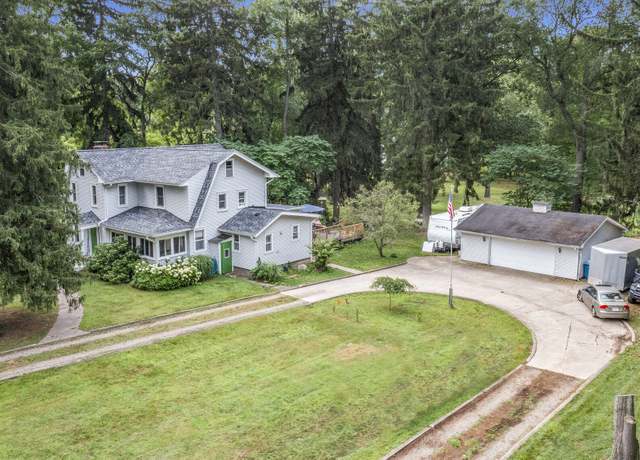 Property at 35 W Minges Rd, Battle Creek, MI 49015, 4 beds, 1.5 baths