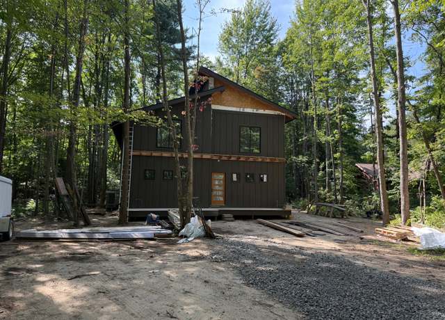 Property at 16 Wildwood Ln, Harbert, MI 49115, 4 beds, 2.5 baths