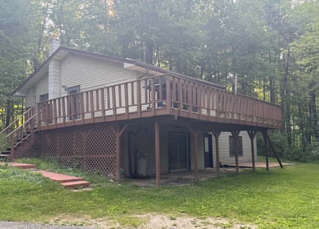 Property at 19084 200th Ave, Tustin, MI 49688, 3 beds, 2 baths