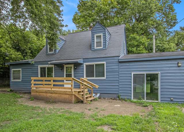 Property at 528 Leenhouts St, Kalamazoo, MI 49048, 3 beds, 1.5 baths