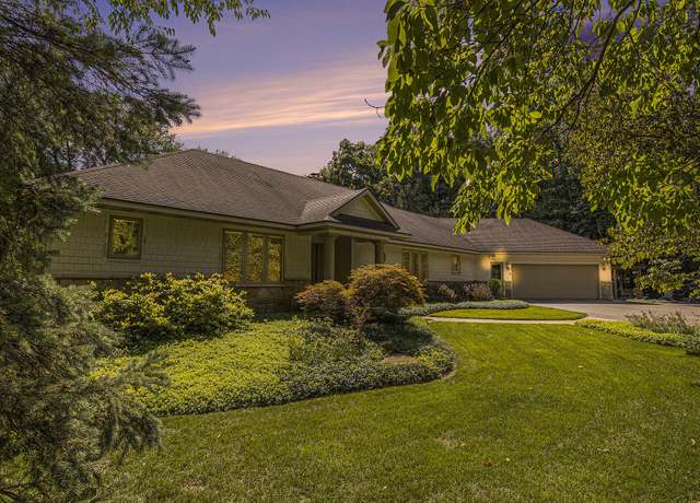 Property at 7384 Thorncrest Dr SE, Ada, MI 49301, 4 beds, 3.5 baths