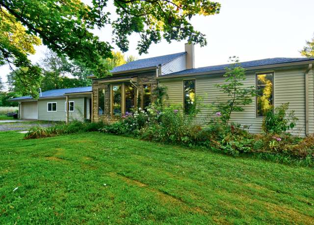 Property at 323 S Truhn Rd, Fowlerville, MI 48836, 5 beds, 2.5 baths