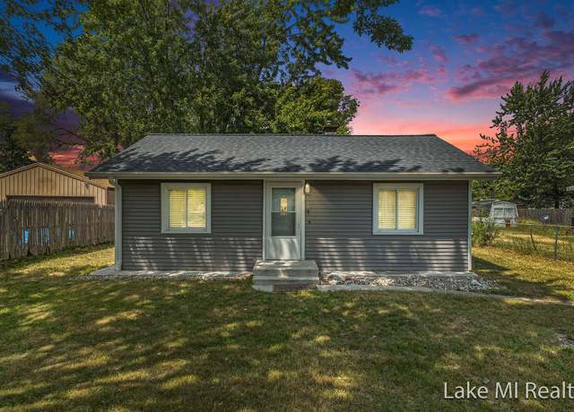 Property at 249 Murray St SE, Kentwood, MI 49548, 2 beds, 1 bath