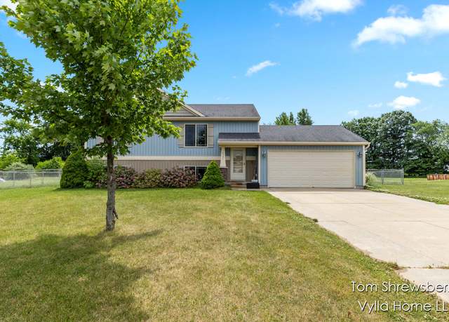 Property at 16304 Trent Ridge Dr, Cedar Springs, MI 49319, 4 beds, 2 baths