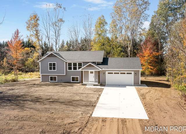 Property at 10997 88th Ave, Allendale, MI 49401, 4 beds, 2 baths