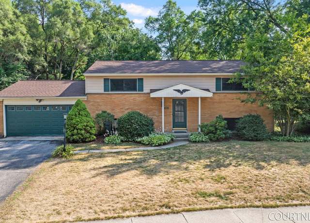 Property at 8365 Atlanta Dr NE, Rockford, MI 49341, 4 beds, 1.5 baths