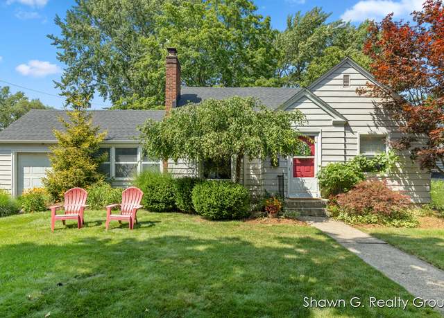 Property at 2151 Tenway Dr SE, East Grand Rapids, MI 49506, 3 beds, 2 baths