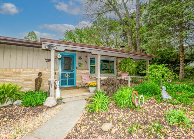 Property at 4913 Ridge Rd, Stevensville, MI 49127, 4 beds, 2 baths