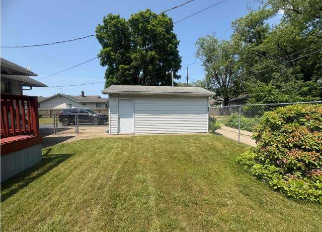 Property at 863 Colfax Ave, Benton Harbor, MI 49022, 2 beds, 1 bath