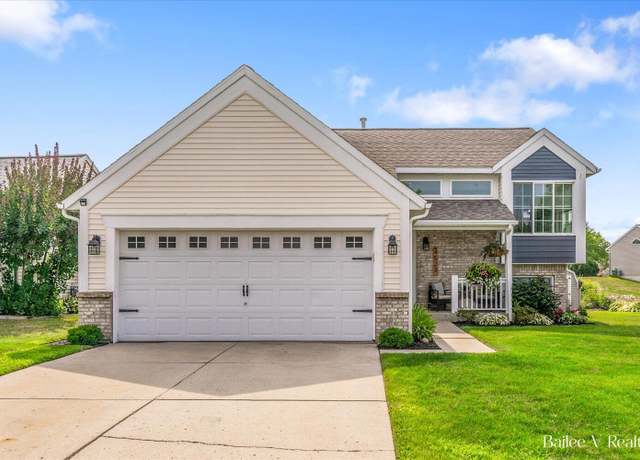 Property at 4527 Brookmeadow Dr SE, Kentwood, MI 49512, 3 beds, 2 baths
