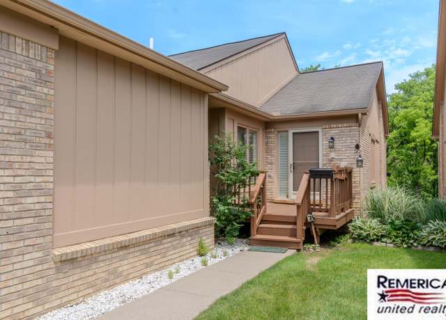 Property at 35400 Blue Spruce Dr, Farmington, MI 48335, 3 beds, 3 baths