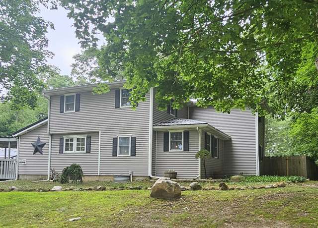 Property at 585 Robinson Rd, Jackson, MI 49203, 4 beds, 2 baths