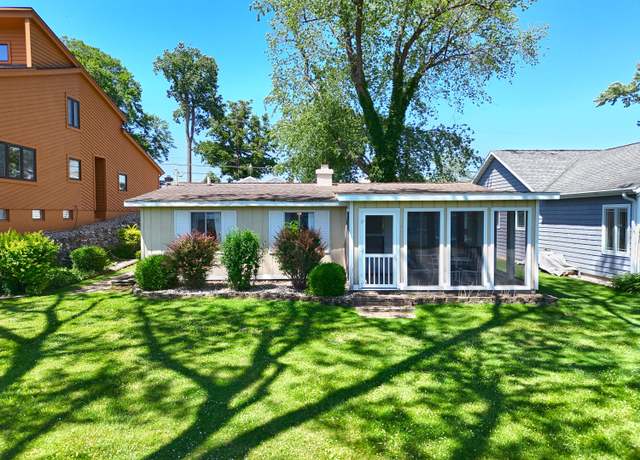 Property at 31467 Maple Island Rd, Dowagiac, MI 49047, 3 beds, 1 bath