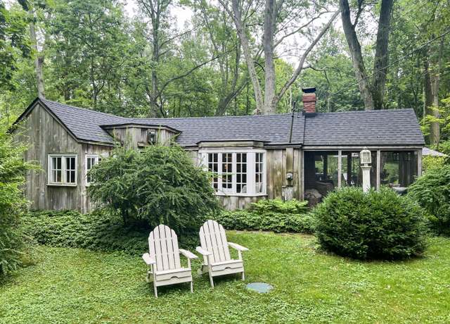 Property at 1633 Walker Rd, Fennville, MI 49408, 2 beds, 1 bath