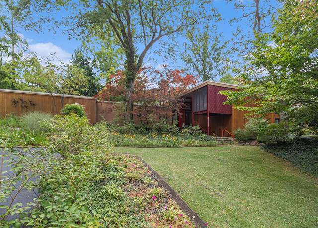 Property at 1075 Chestnut St, Ann Arbor, MI 48104, 3 beds, 2.5 baths