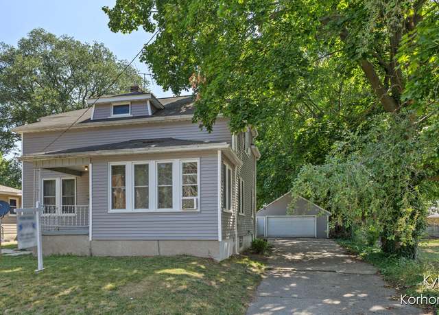 Property at 2126 Wyoming Ave SW, Wyoming, MI 49519, 3 beds, 1.5 baths