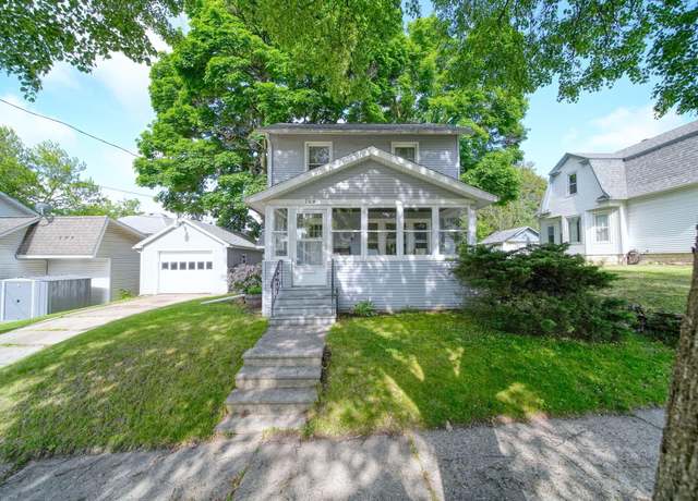 Property at 704 Lincoln St, Jackson, MI 49202, 3 beds, 1 bath