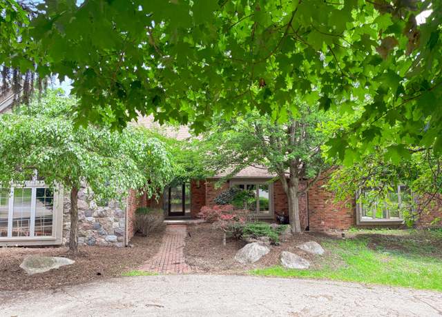 Property at 4489 Cranbrook Trl, Orchard Lake, MI 48323, 4 beds, 4 baths