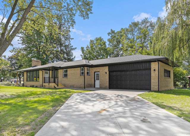 Property at 4761 Kalamazoo Ave SE, Kentwood, MI 49508, 3 beds, 1.5 baths