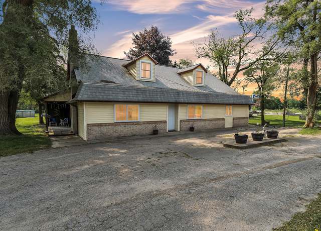 Property at 2006 W Rose Center Rd, Holly, MI 48442, 3 beds, 1.5 baths