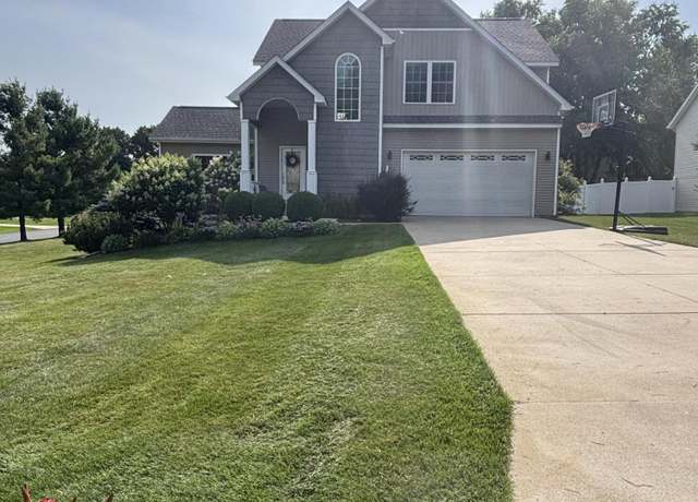 Property at 8127 Petoskey St, Kalamazoo, MI 49009, 4 beds, 4 baths