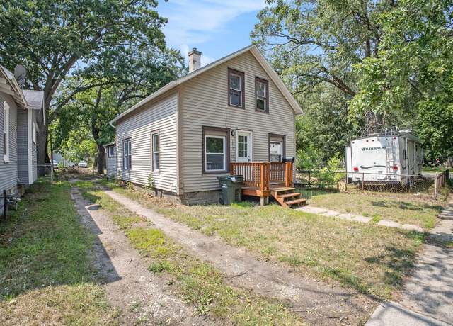 Property at 1613 Manz St, Muskegon, MI 49442, 3 beds, 1 bath