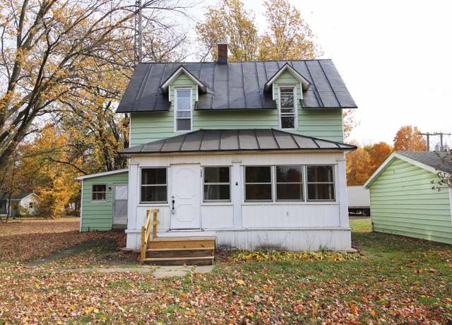Property at 290 N Maple St, Marcellus, MI 49067, 3 beds, 1 bath