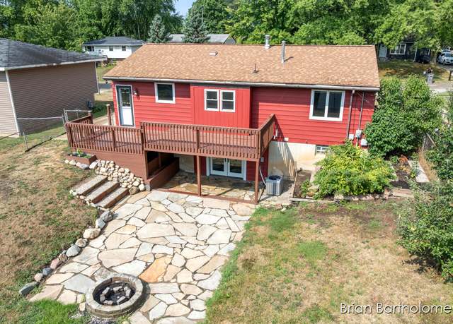 Property at 506 Clayton Ave NW, Grand Rapids, MI 49534, 3 beds, 2 baths
