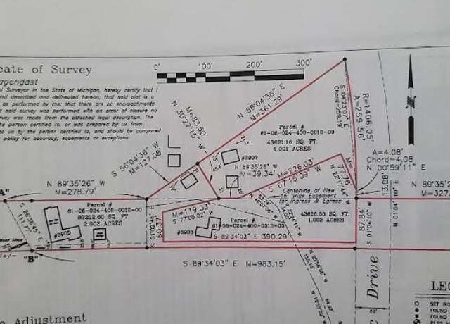 Property at 2553 N Scenic Dr, Muskegon, MI 49445, 3 beds, 3 baths
