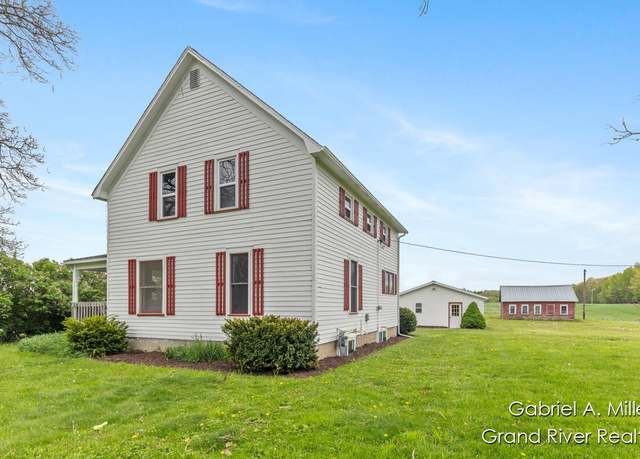 Property at 49 E 112th St, Grant, MI 49327, 4 beds, 2 baths