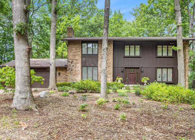 Property at 3924 Penberton Dr, Ann Arbor, MI 48105, 4 beds, 4 baths