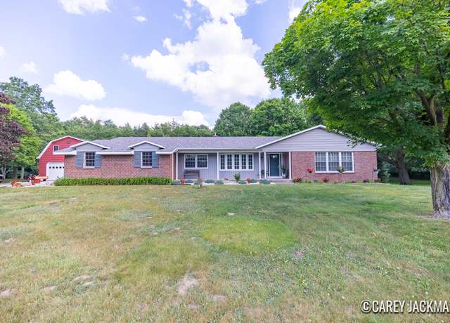 Property at 3910 Walker Ave NW, Grand Rapids, MI 49544, 3 beds, 2.5 baths