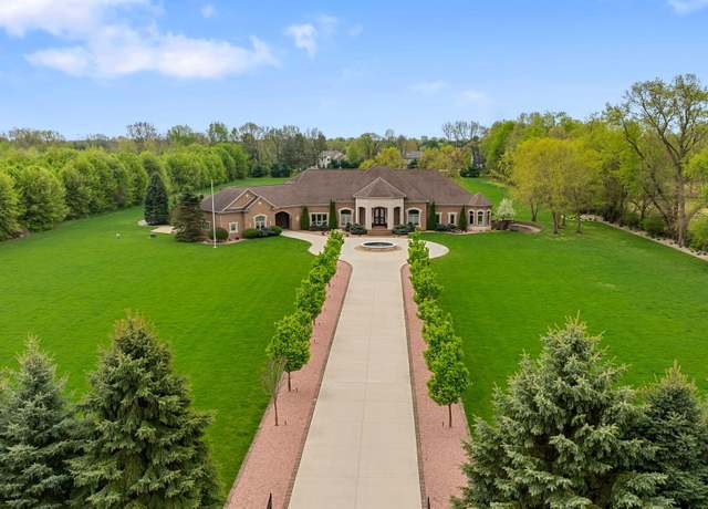 Property at 30217 Stratford Ct, Niles, MI 49120, 6 beds, 7 baths