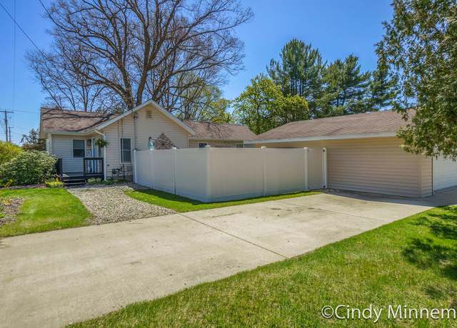 Property at 622 Quarterline St, Newaygo, MI 49337, 3 beds, 1.5 baths