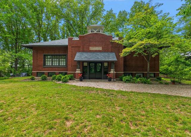 Property at 118 Browntown Rd, Buchanan, MI 49107, 2 beds, 2.5 baths