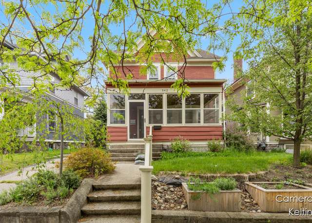 Property at 542 Union Ave SE, Grand Rapids, MI 49503, 4 beds, 2 baths