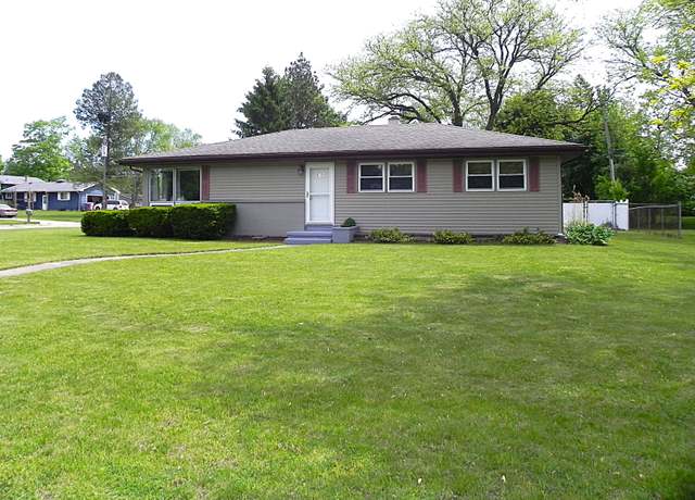 Property at 815 Canterbury Dr, Sturgis, MI 49091, 4 beds, 2.5 baths