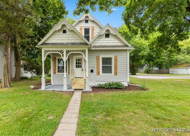Property at 933 Masonic Ave, Belding, MI 48809, 4 beds, 1 bath