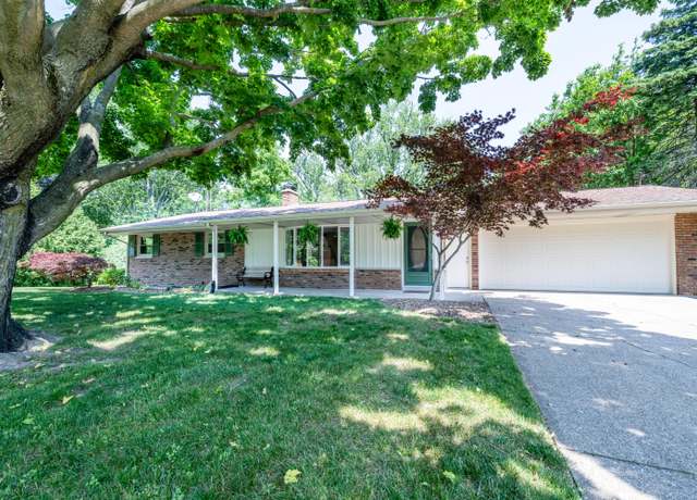 Property at 3167 E Valley View Dr, St. Joseph, MI 49085, 4 beds, 2.5 baths