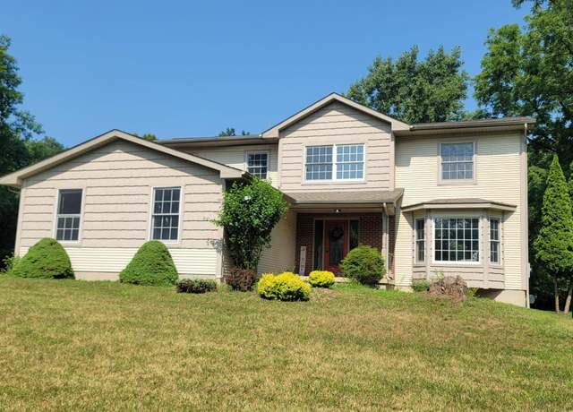 Property at 5900 Mary King Dr, Jackson, MI 49201, 6 beds, 3.5 baths
