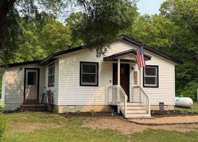 Property at 17912 130th Ave, Nunica, MI 49448, 3 beds, 1 bath