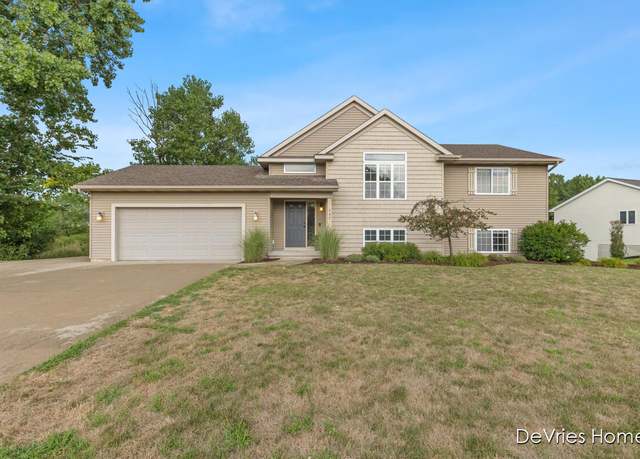 Property at 957 Sunrise Ln NW, Grand Rapids, MI 49544, 4 beds, 2 baths