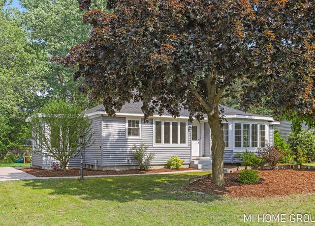 Property at 2494 Ashbourne Dr, Holland, MI 49424, 3 beds, 2 baths
