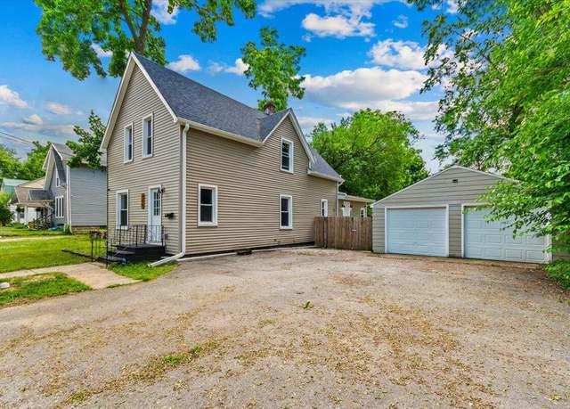 Property at 749 W High St, Jackson, MI 49203, 3 beds, 1.5 baths